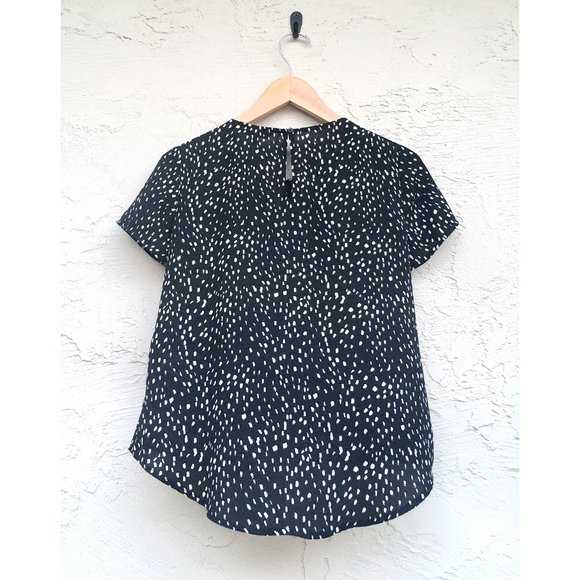 Banana Republic - Super Cute Twist Front Chiffon Blouse (XS) - Picture 2 of 6